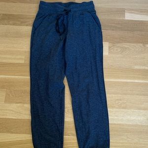 Lululemon joggers Size 4